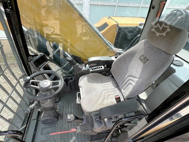 Malzeme taşıma makinesi CAT MH3022 2015 CE