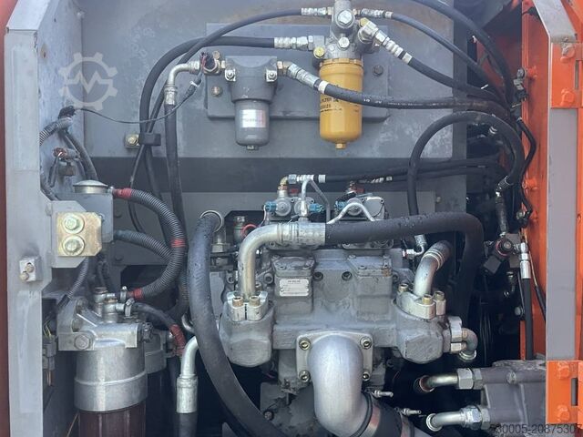 Excavadora de ruedas Hitachi ZX 140 W-3