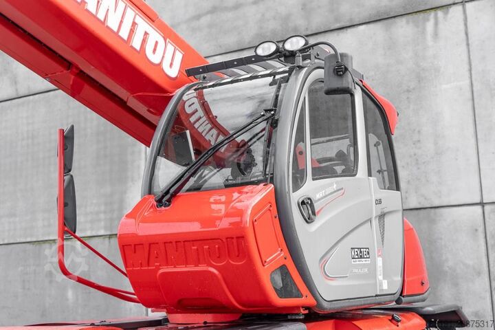 Máy xúc nâng kiểu ống lồng Manitou MRT 2150 Plus Privilege