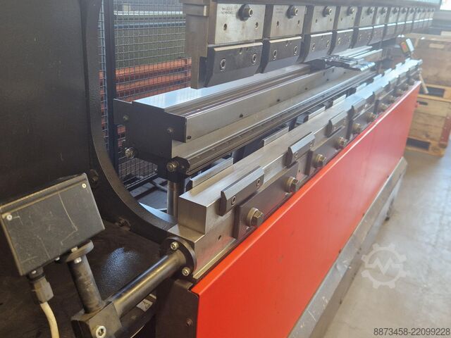 Abkant presa Amada HFE 80-25