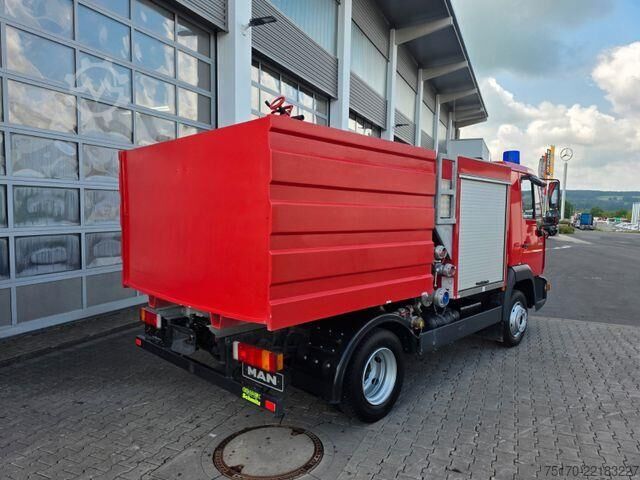 MAN LE 8.150 pěnový hasičský vůz 2 500 l SLF 25/25 MAN LE 8.150 Schaum-Löschfahrzeug 2.500L SLF 25/25