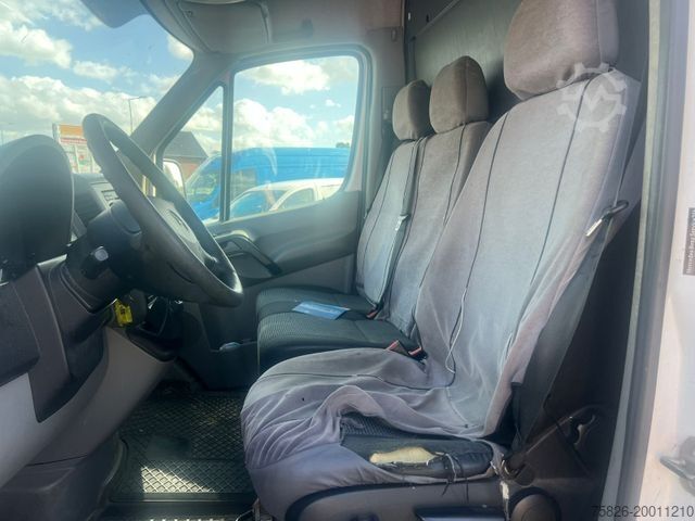 Ван с висока покривка MERCEDES-BENZ Sprinter II Kasten 213 L2H2 Tüv 26/10 Motorschad
