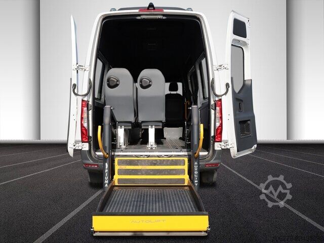 Varevogn Mercedes-Benz Sprinter 317 CDI Kombi,Rollstuhllift,8Sitze
