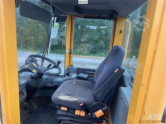 Wheel loader Volvo L90E wheel loader. WATCH VIDEO.