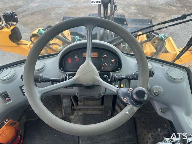 Wheel loader Volvo L90E wheel loader. WATCH VIDEO.