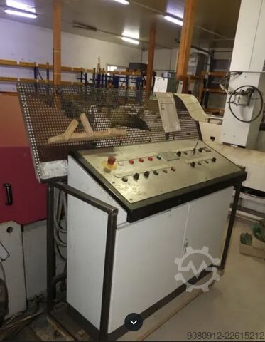 Yatay açılı şerit testere BEHRINGER 530/1104 GA