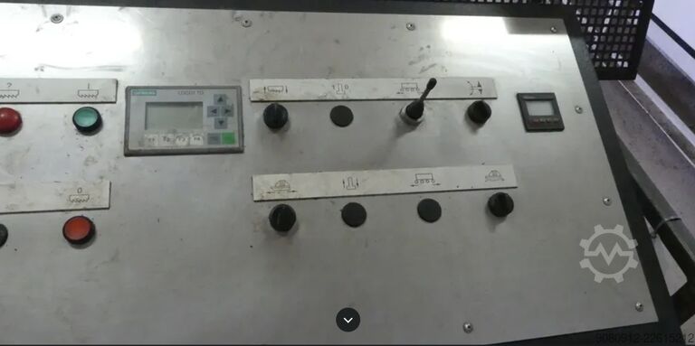 Yatay açılı şerit testere BEHRINGER 530/1104 GA