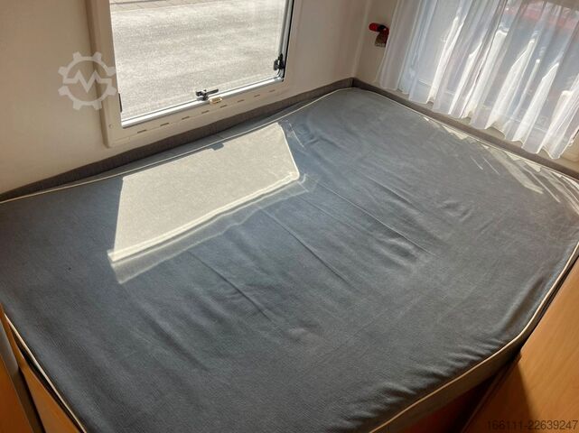 Xe căm trai bán tích hợp CRISTALL H 620 - Festbett - Solar - Klima - Markise
