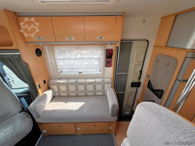 Xe căm trai bán tích hợp CRISTALL H 620 - Festbett - Solar - Klima - Markise
