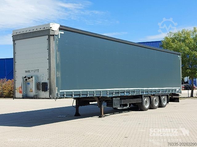 带篷布的开放式半挂车 Schmitz Cargobull Curtainsider Mega