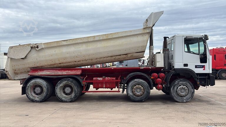 Самосвал Iveco EUROTRAKKER 320 E 35 (GRAND PONT / LAMES / POMP...