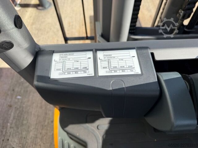 Empilhador eléctrico de 4 rodas Jungheinrich EFG 425 / nur 487 Stunden