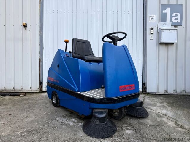 রাইড-অন সুইপিং এবং সাকশন মেশিন Stolzenberg Twin Top TT 1100 / E Aufsitzkehrmaschine