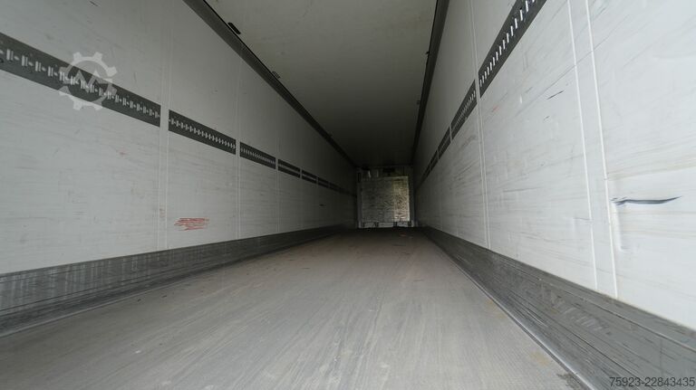 Külmutatud/külmutatud transport Schmitz Cargobull 3 AXLE FRIGO TRAILER WITH THERMO KING SLXi
