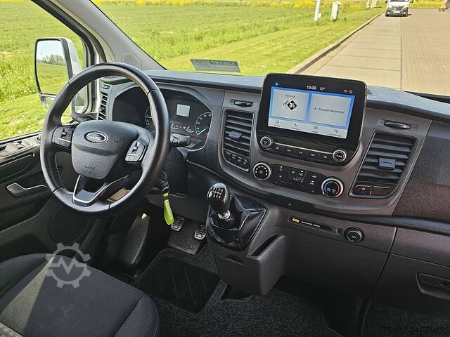 Stationvogn med højt tag FORD TRANSIT CUSTOM 2.0 L2H1 Navi Trekhaak!