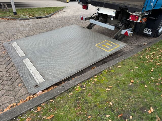 Sliding tarpaulins System 1-Axel / Tail Lift 2500 KG / Open Roof / Belgiu...