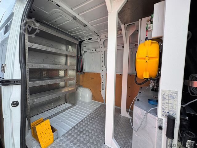 Plate-forme de travail élévatrice Renault Master Steiger France Elevateur 142 TPFc