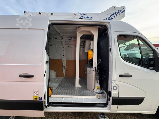 Plate-forme de travail élévatrice Renault Master Steiger France Elevateur 142 TPFc