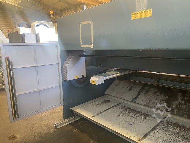 Gilotínové nožnice DURMA SBT3016