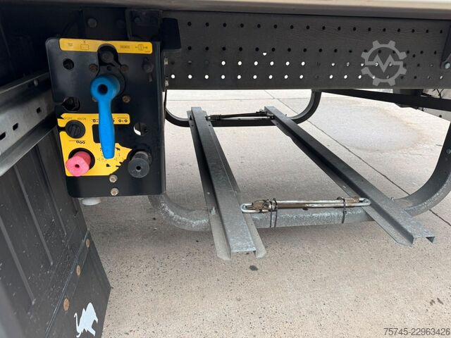 Rơ-moóc lạnh SCHMITZ CARGOBULL SCB*S3T * DOPPELSTOCK * LIFTACHSE * 2,50 M BREIT