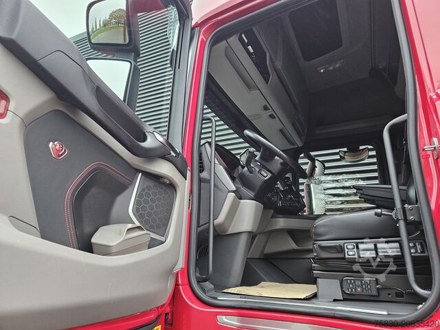 Standard-SZM Scania S660 V8 6X2/4 / RETARDER / FULL AIR / HYDRAULIC