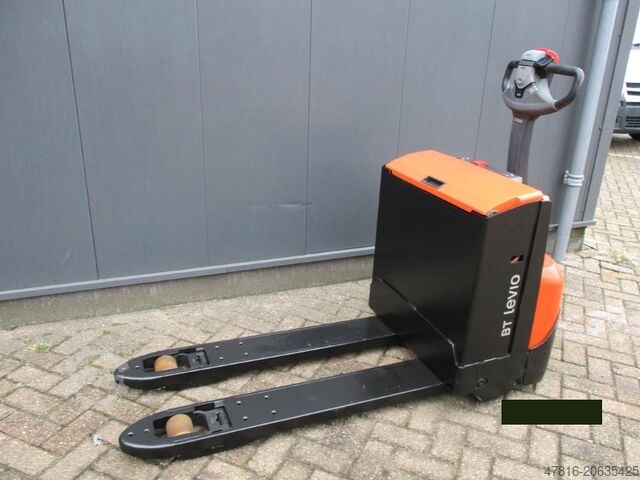 Pallet truck BT LWE180