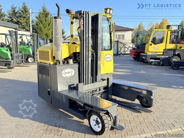 Xe nâng bốn chiều Combilift C3000 GAS TRIPLEX 4900 FREE LIFT CABIN