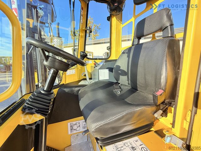 Xe nâng bốn chiều Combilift C3000 GAS TRIPLEX 4900 FREE LIFT CABIN