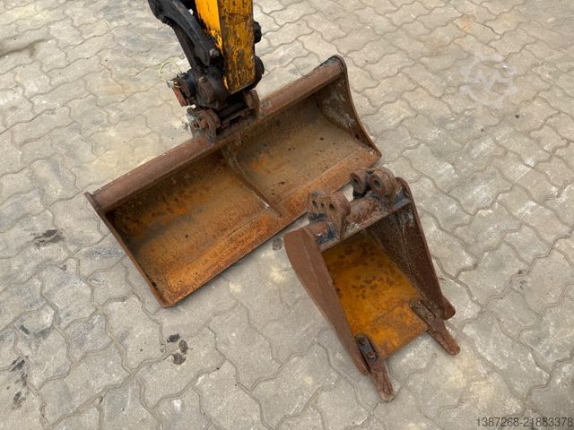 Miniekskavaator JCB 16C-1 / 2021 BJ / 806 H / 3 x Löffel