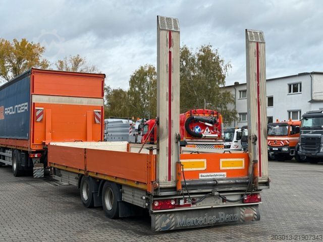 Poluprikolica za niskopodni prevoz  Eckstein LA 2 Anhänger mit Laderampe