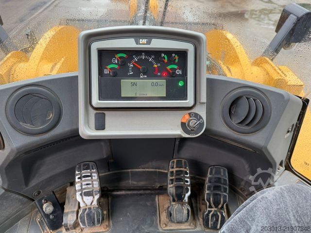 Utovarivač na točkovima CATERPILLAR 950M Radlader *Waage *19,2 Tonnen *13.384