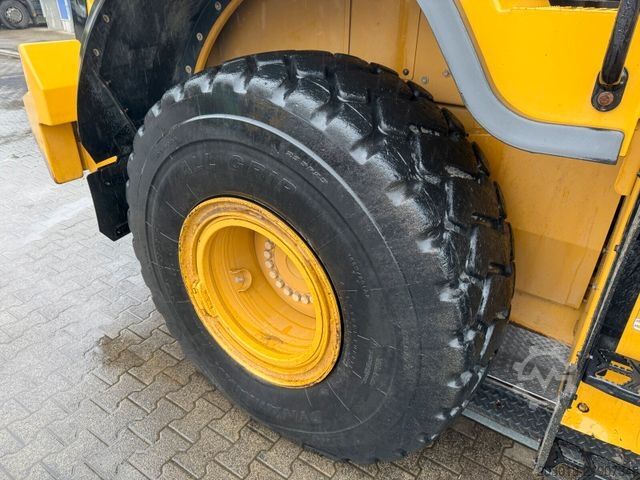 Utovarivač na točkovima CATERPILLAR 950M Radlader *Waage *19,2 Tonnen *13.384