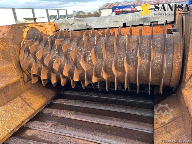 Mobile shredding plant Doppstadt AK430Profi Schredder/Häcksler/Funk/Magne