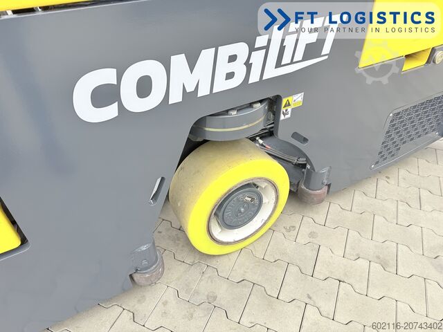 Carrello elevatore a quattro direzioni Combilift C3000STE TRIPLEX WIDE POSITIONER CABIN