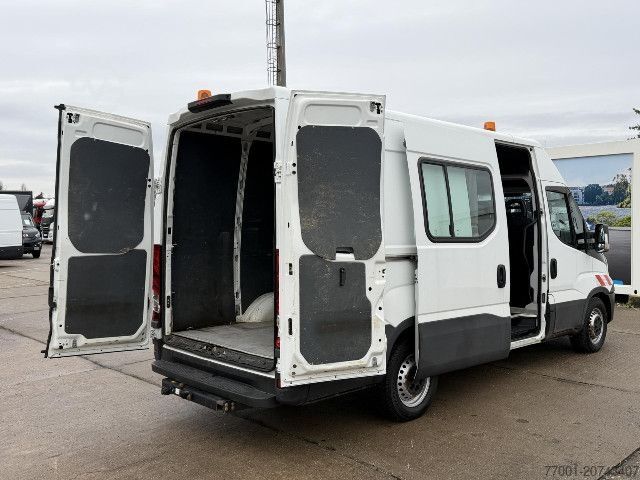 Vans ar augstu jumtu IVECO 35S14SV / 6-Sitzer / Webasto / Klima / Tempomat /