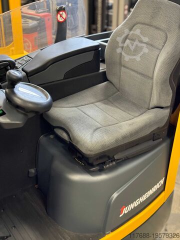 Reach trucks Jungheinrich ETV 320 - 11,51M Hub - 2t - Batterie 80% - Service Neu