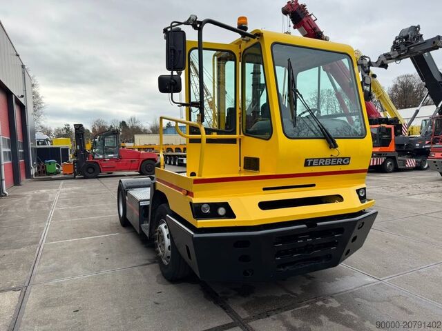 Terminal traktor Terberg YT 182