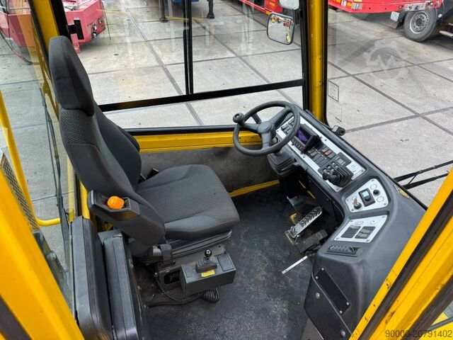 Terminal traktor Terberg YT 182