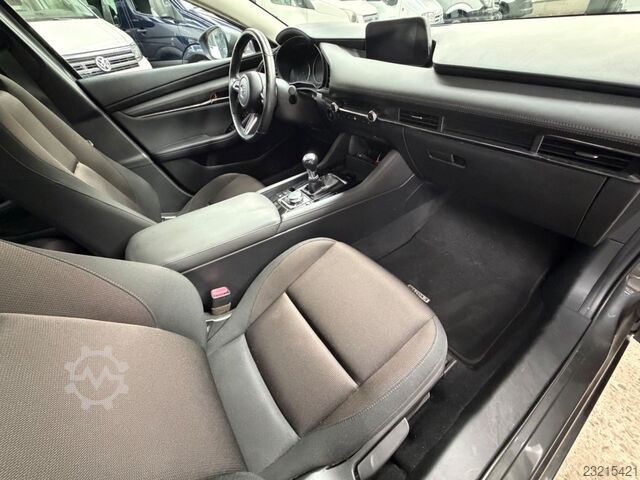 Skåpbil MAZDA 3 2.0 SKYACTIV-X M-Hybrid Navi Motor Defekt !!