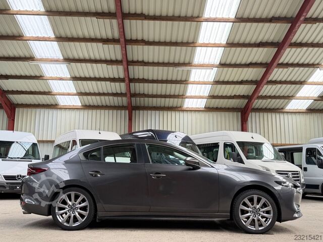 Skåpbil MAZDA 3 2.0 SKYACTIV-X M-Hybrid Navi Motor Defekt !!