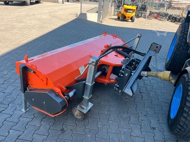 Tractor Kubota M5101N / nur 437h / Kommunalpaket