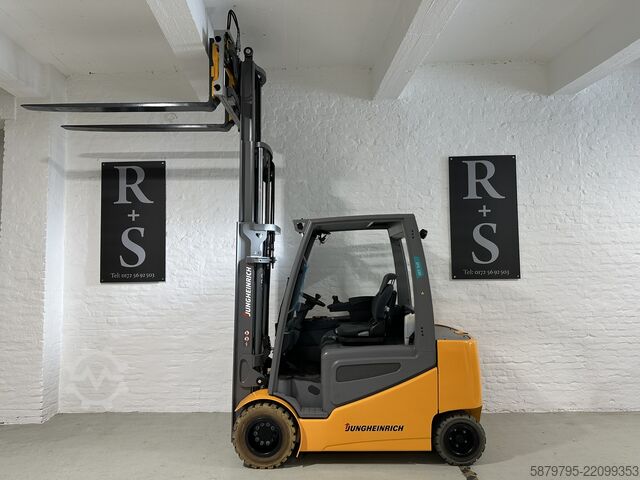 Empilhador Jungheinrich EFG S30