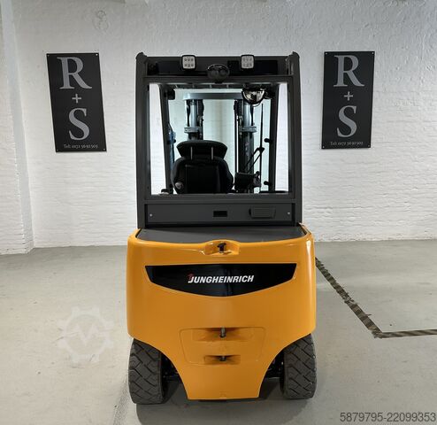 Empilhador Jungheinrich EFG S30