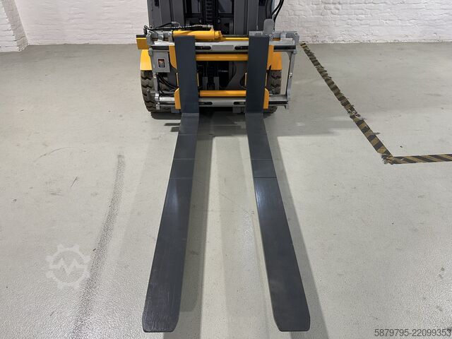 Empilhador Jungheinrich EFG S30