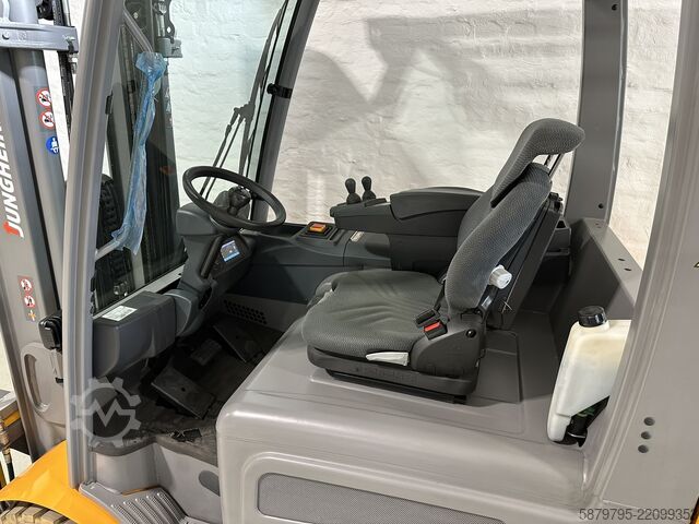 Empilhador Jungheinrich EFG S30