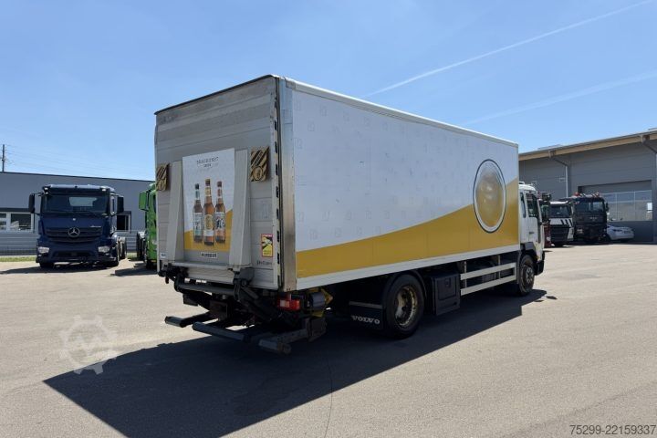 Camión caja Volvo FL6H-250 4x2 Koffer/HB / Swiss-Vehicle
