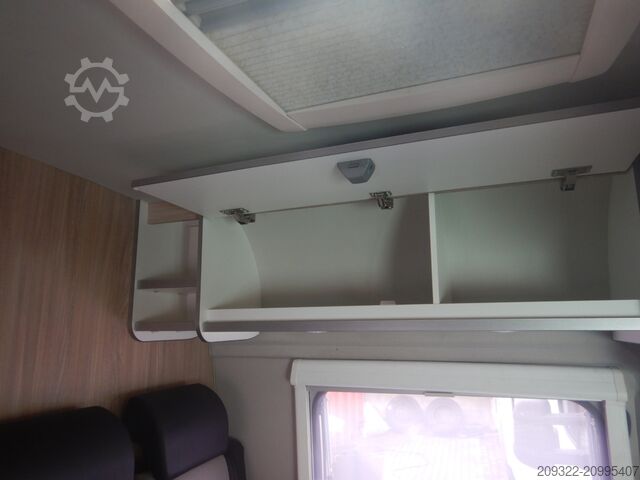 Xe caravan/xe cắm trại Fiat Weinsberg Carabus 600 K | 4 posti letto | Completamente attrezzato