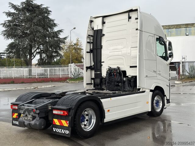 đầu kéo tiêu chuẩn Volvo FH 500
