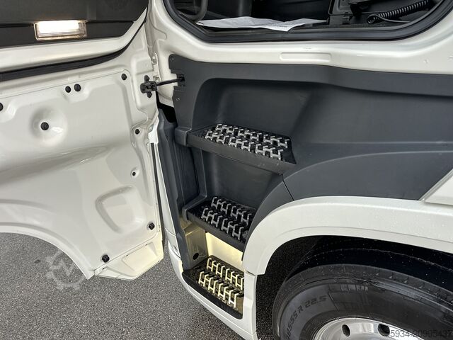 đầu kéo tiêu chuẩn Volvo FH 500