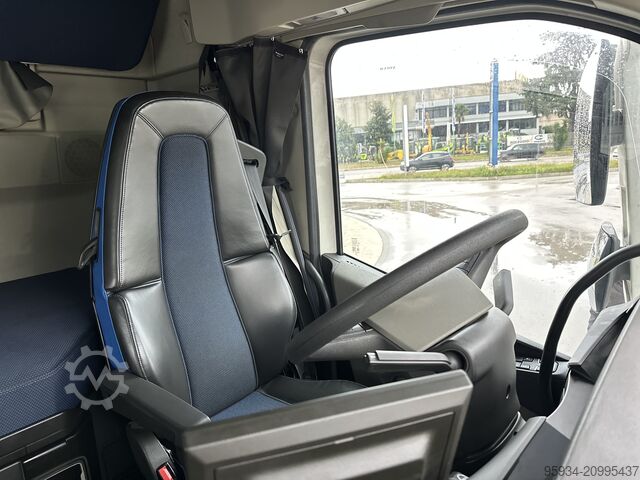 đầu kéo tiêu chuẩn Volvo FH 500